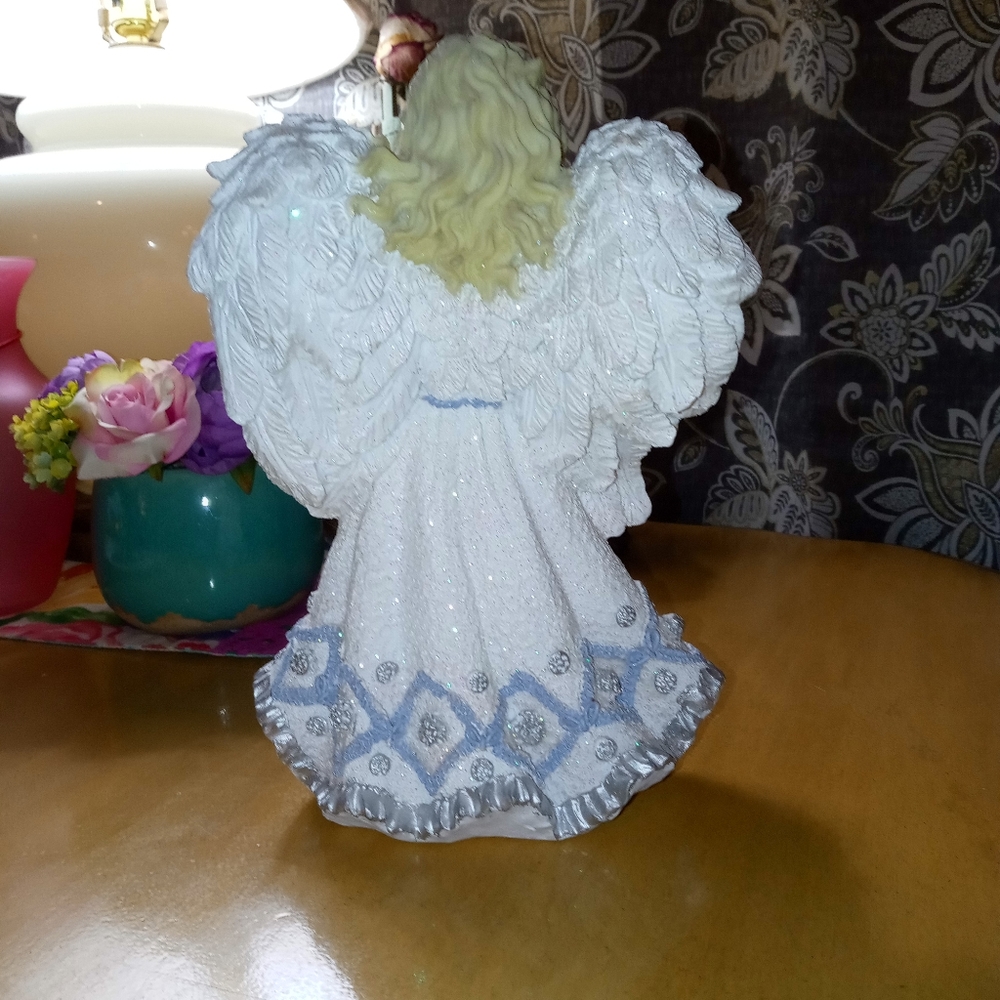Angel - Picture 3 of 5